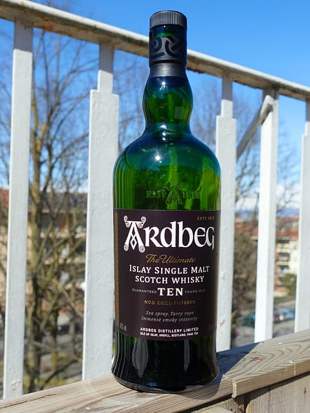 Ardbeg 10 year old bottle
