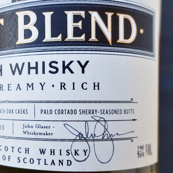 Detail of the Compass Box Artist Blend label indicating the use of Palo Cortado Sherry aged whisky in the blend