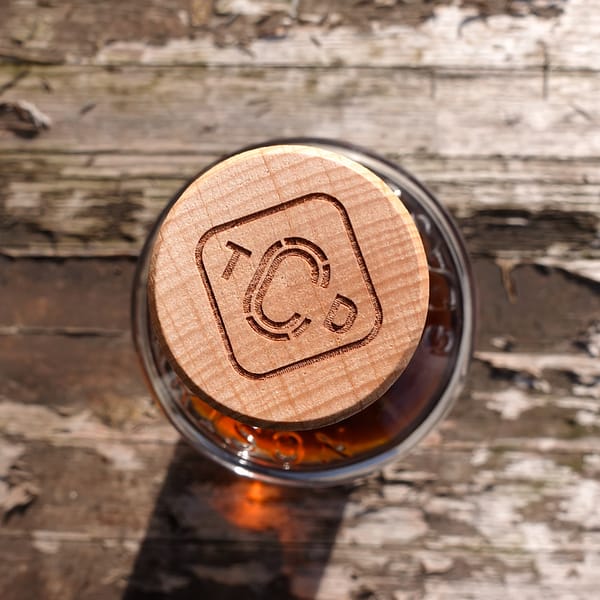 Clydeside Napier whisky -detail of the cap carrying the Clydeside Distillery logo