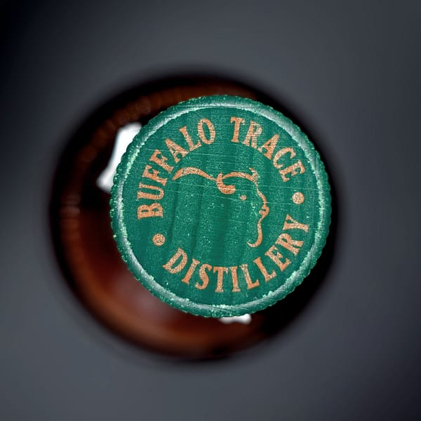 Buffalo Trace Stariaght Kentucky Bourbon bottle cap showing the distillery's name and the Buffalo outline logo