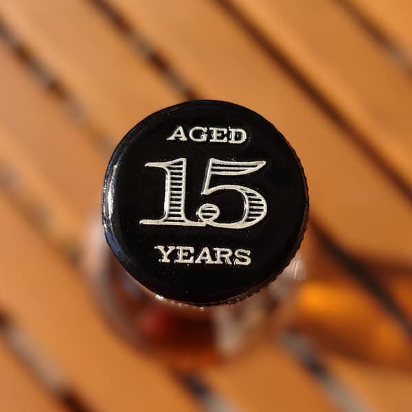 Glencadam 15 year old single malt cap seal detail showing the writing "Aged 15 years"