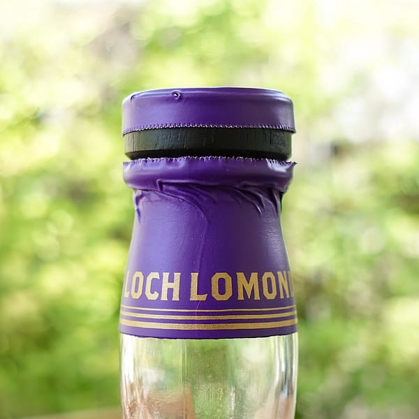 Loch Lomond 18 cap seal detail
